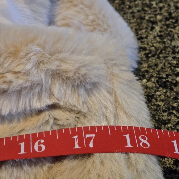 The Impeccable Pig Open Front Cream Faux Fur Vest Ultra Soft Women's S - Picture 14 of 15